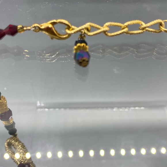 Glass beads leaves, asymmetrical necklace. Gold wrapped wire, glass components. - Picture 5 of 6